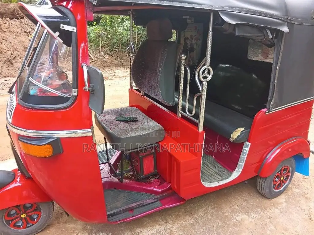 Bajaj 2 stroke 2000 Three Wheel (Used)
