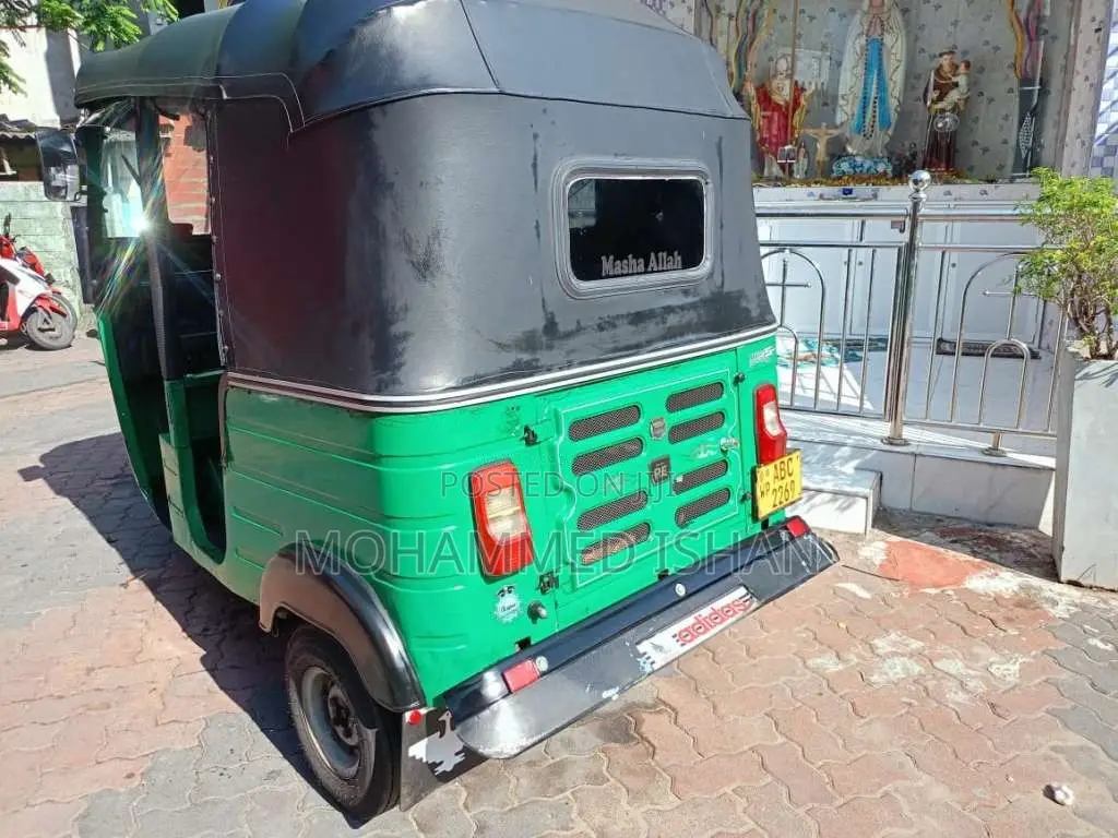 Bajaj 4 Stroke 2015 Three Wheel (Used)