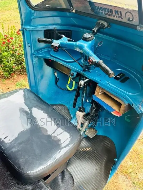 Bajaj 2 Stroke 2004 Three Wheel (Used)