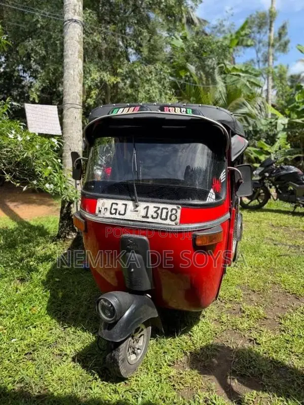 Bajaj 2 Stroke 2001 Three Wheel (Used)