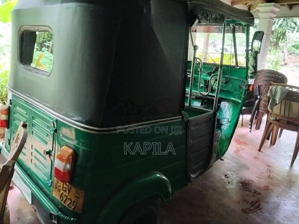Bajaj RE 2 Stroke 2002 Three Wheel (Used)