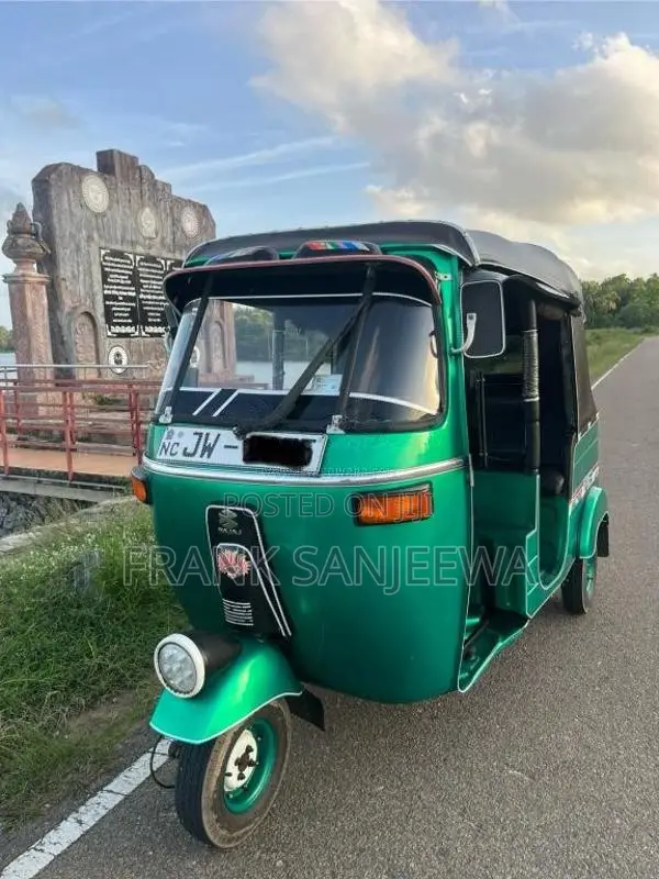 Bajaj 2 Stroke 2005 Three Wheel (Used)