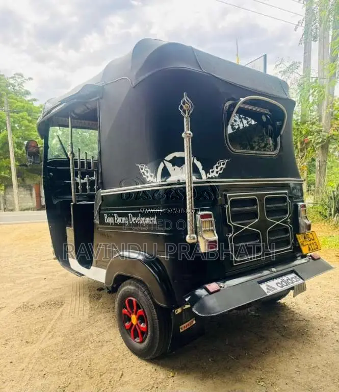 Bajaj RE 2016 Three Wheel (Used)