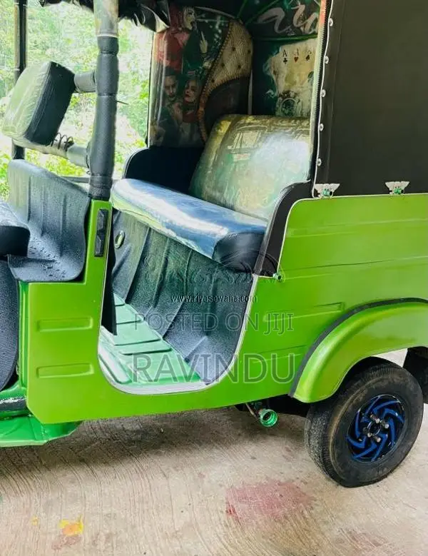 Bajaj 2 stroke 2005 Three Wheel (Used)