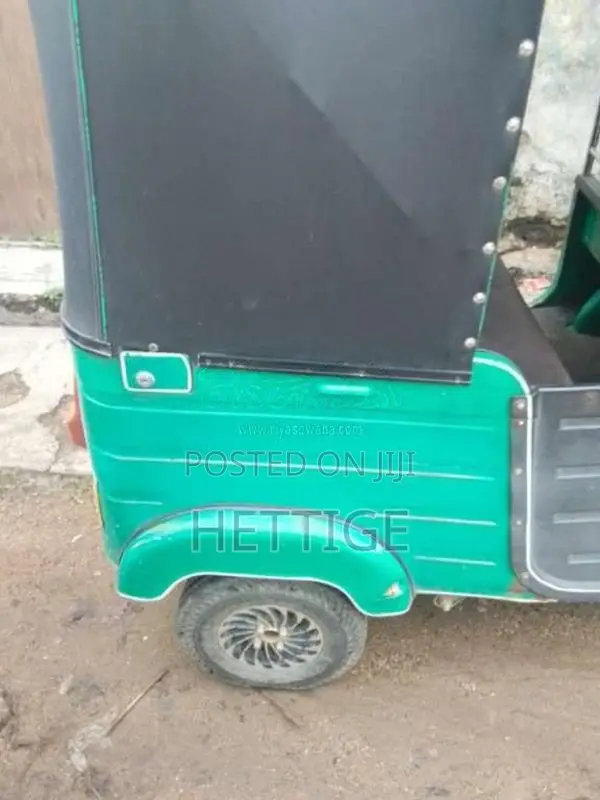 Bajaj 4 Stroke 2011 Three Wheel (Used)
