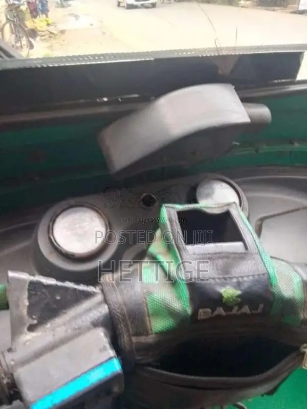 Bajaj 4 Stroke 2011 Three Wheel (Used)