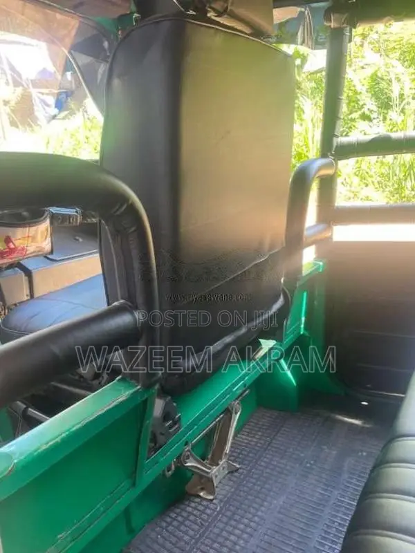 Bajaj 4 Stroke 2014 Three Wheel (Used)