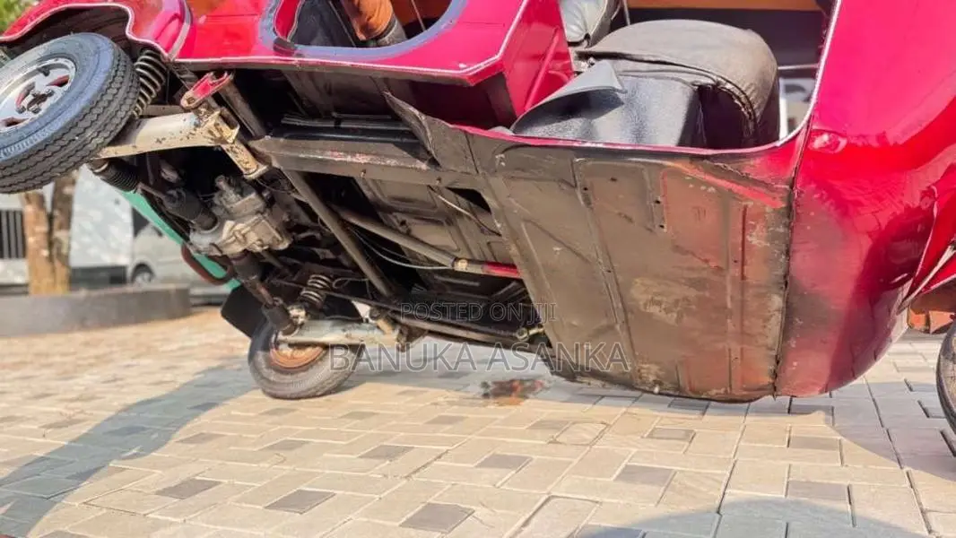 Bajaj RE 2005 Three Wheel (Used)