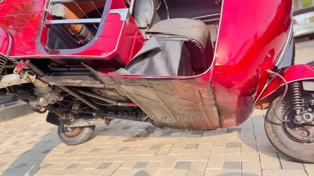 Bajaj RE 2005 Three Wheel (Used)