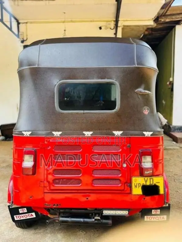 Bajaj 4 Stroke 2010 Three Wheel (Used)