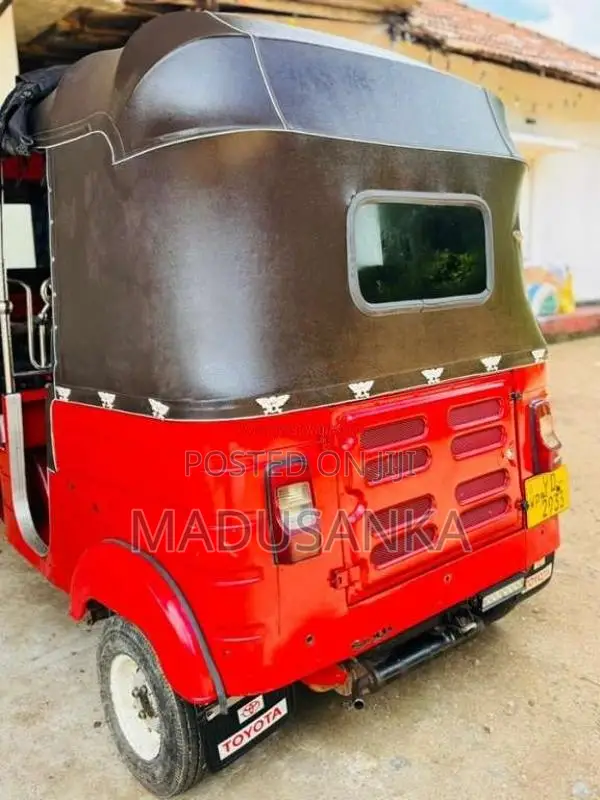 Bajaj 4 Stroke 2010 Three Wheel (Used)