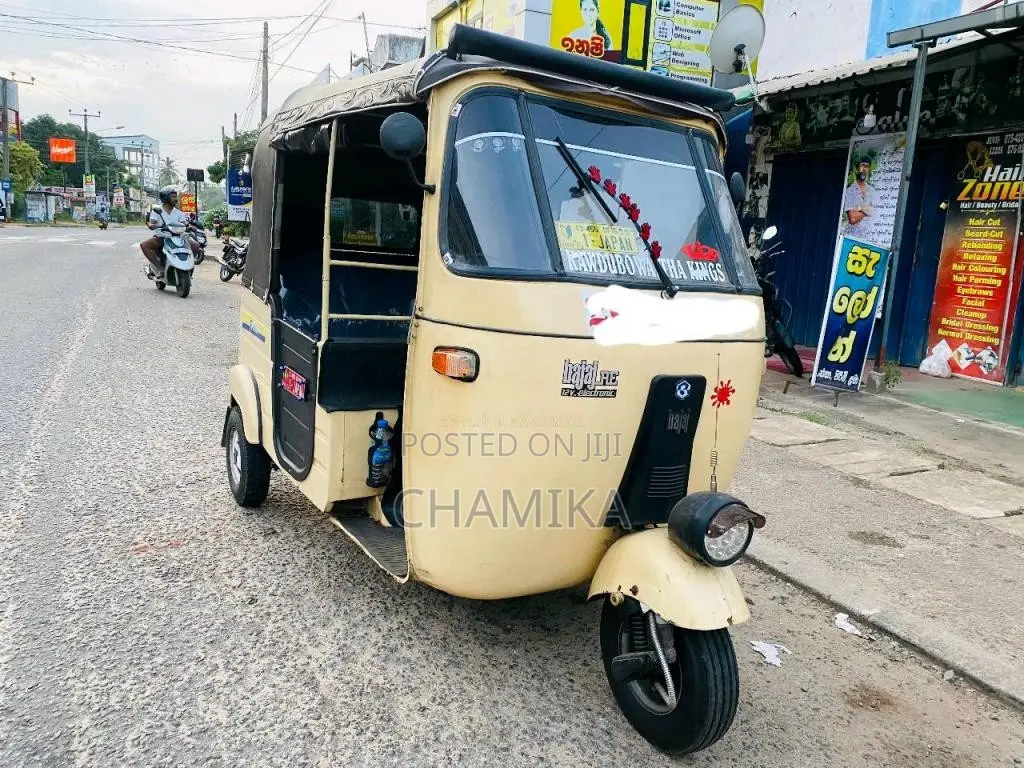 Bajaj RE 2 Stroke 1999 Three Wheel (Used)
