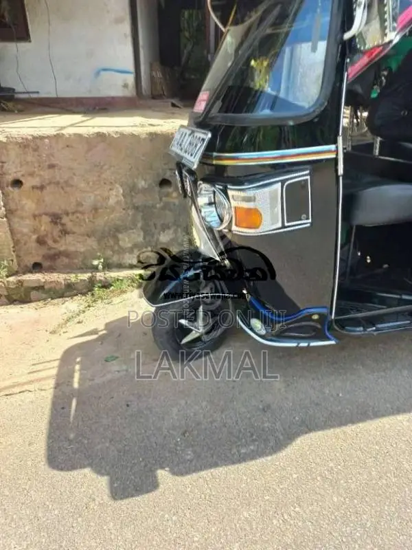 Bajaj RE 2013 Three Wheel (Used)