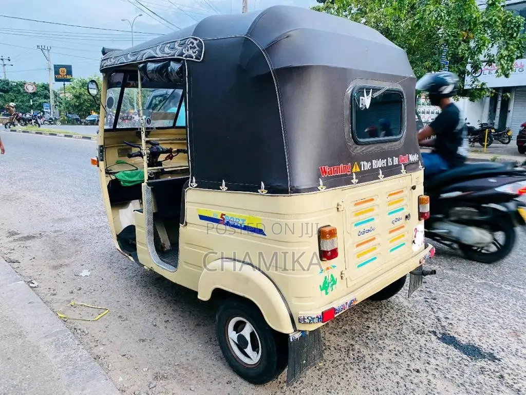 Bajaj RE 2 Stroke 1999 Three Wheel (Used)