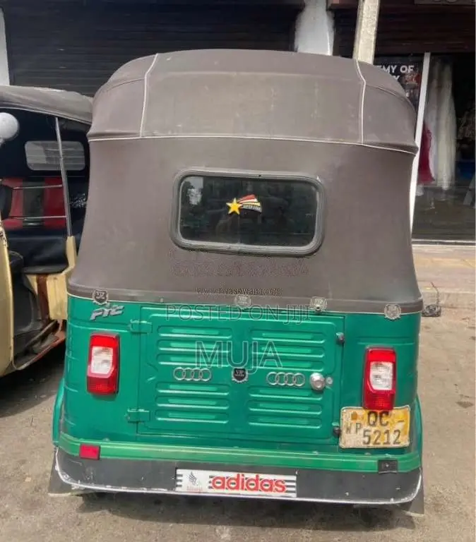 Bajaj RE 2 Stroke 2005 Three Wheel (Used)