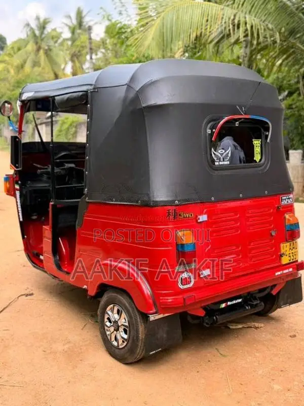 Bajaj RE 205 2012 Three Wheel (Used)