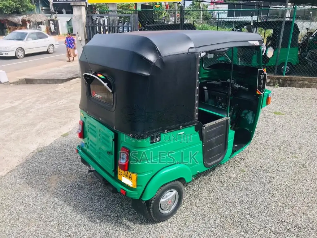 Bajaj RE 205 2012 Three Wheel (Used)