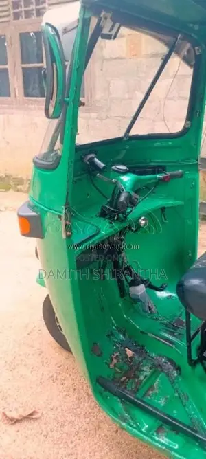 Bajaj RE 2006 Three Wheel (Used)
