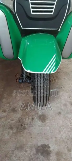 Bajaj 4 Stroke 2014 Three Wheel (Used)