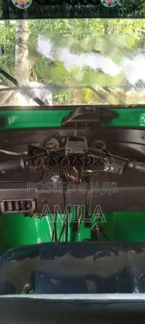 Bajaj 4 Stroke 2014 Three Wheel (Used)