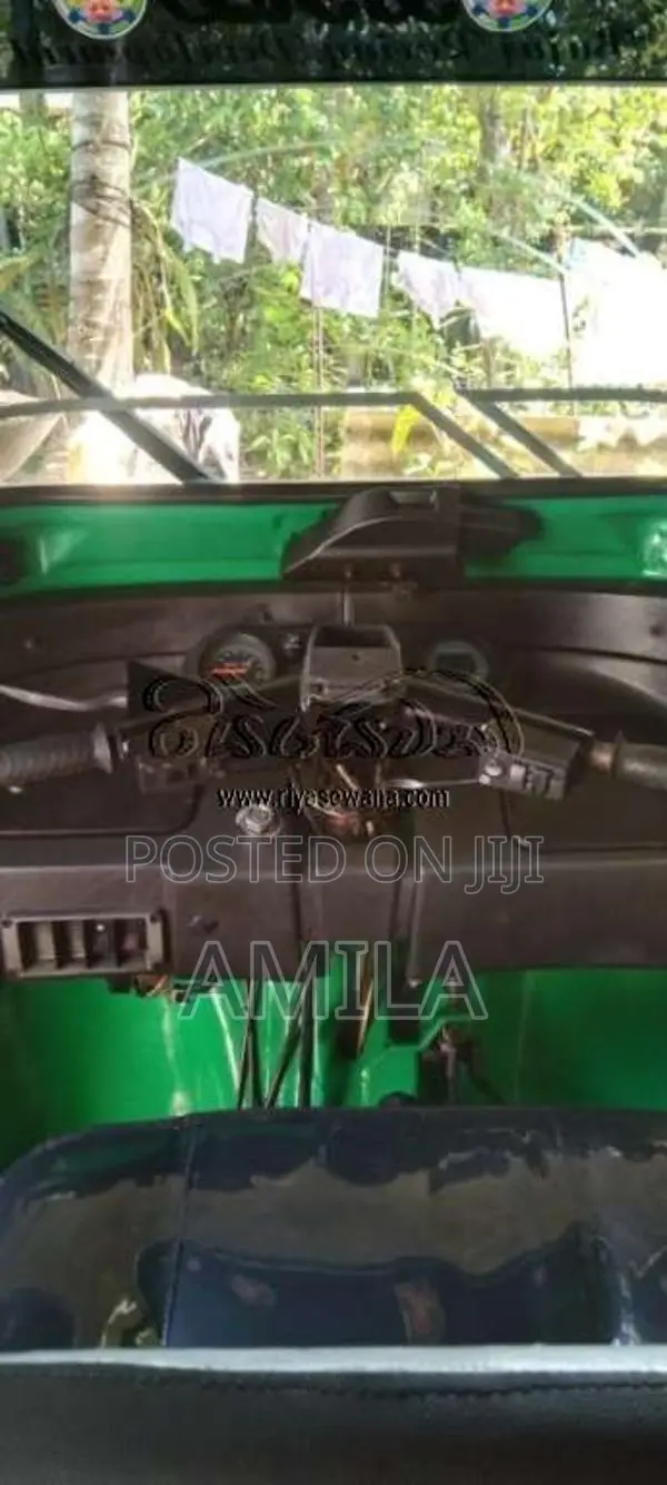 Bajaj 4 Stroke 2014 Three Wheel (Used)