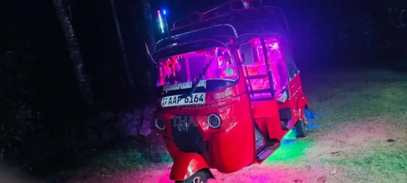 Bajaj 4 Stroke 2014 Three Wheel (Used)