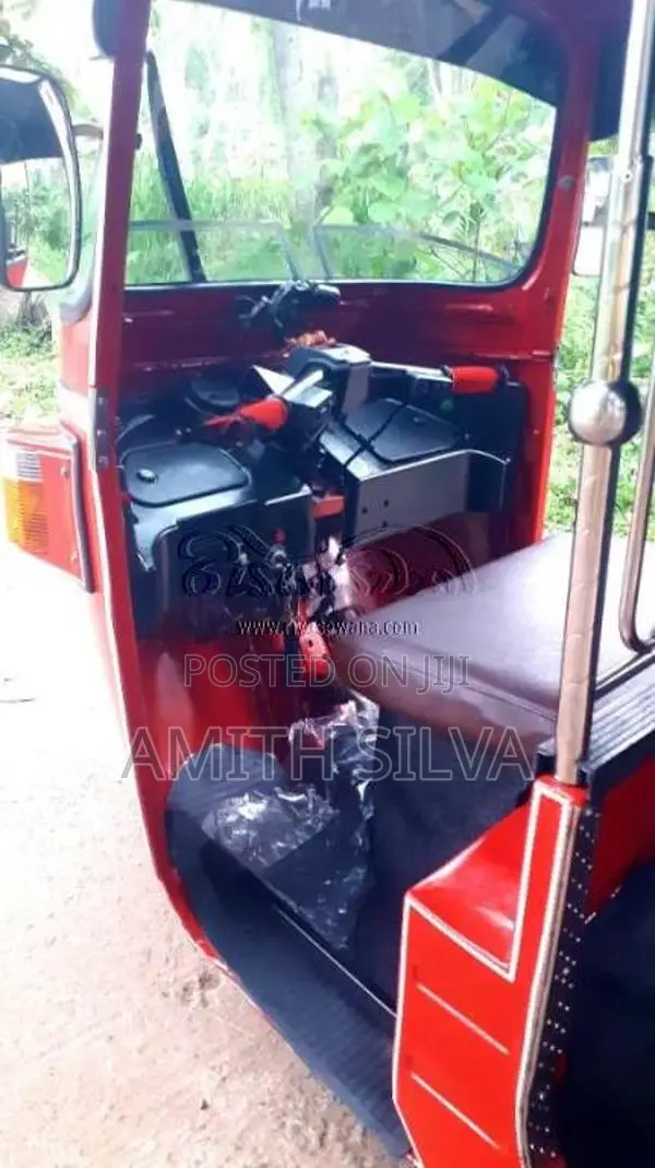 Bajaj 4 Stroke 2010 Three Wheel (Used)