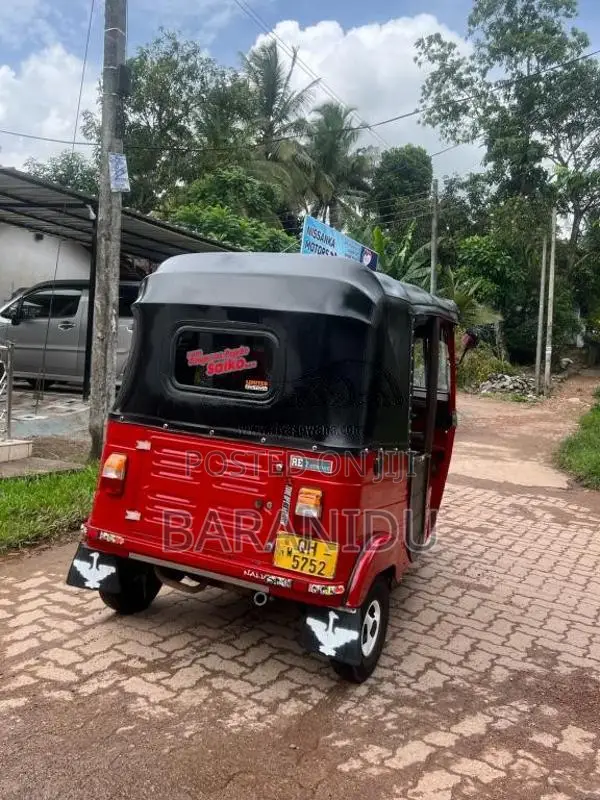 Bajaj 2 stroke 2006 Three Wheel (Used)