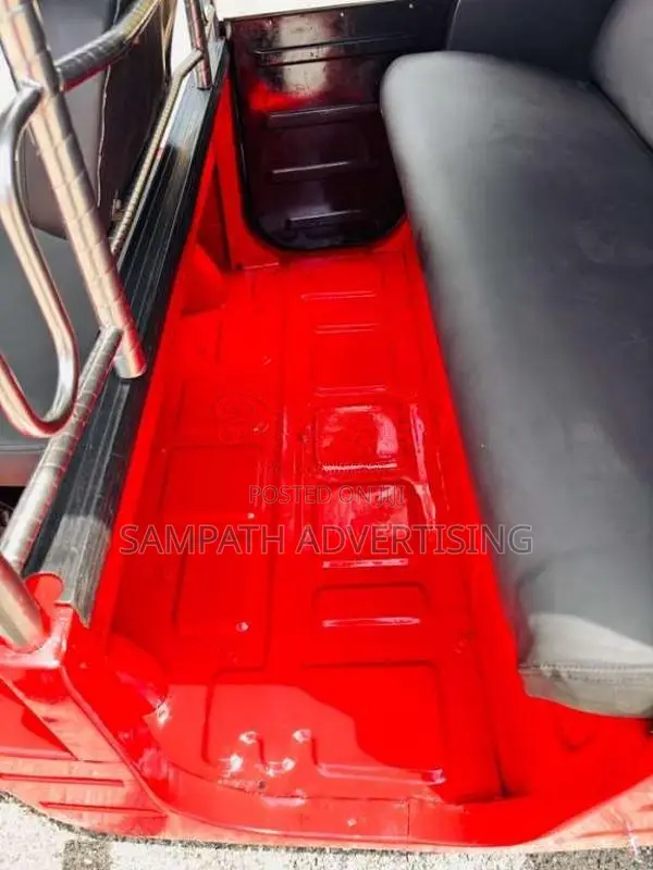 Bajaj RE 205 2013 Three Wheel (Used)