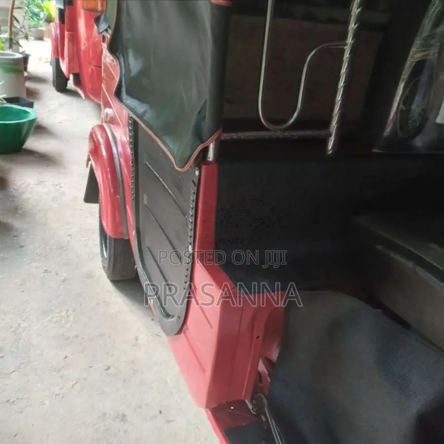 Bajaj 4 Stroke 2011 Three Wheel (Used)