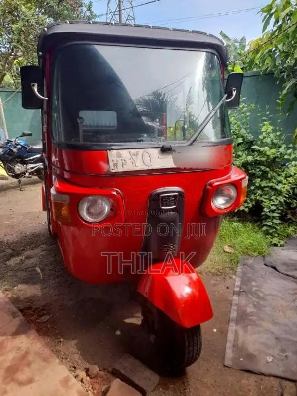 Bajaj RE 205 2011 Three Wheel (Used)