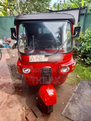Bajaj RE 205 2011 Three Wheel (Used)