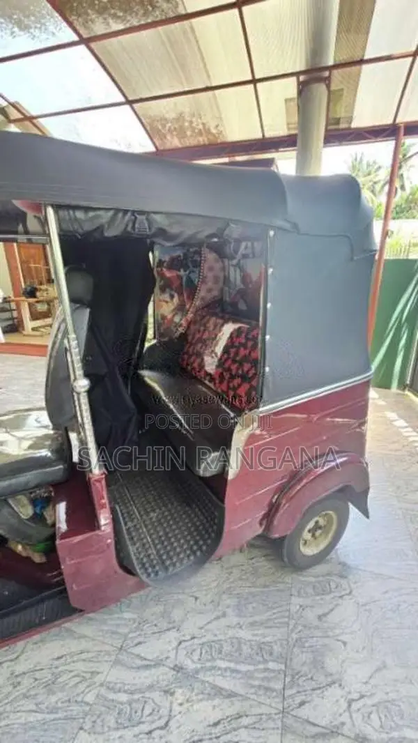 Bajaj 4 Stroke 2015 Three Wheel (Used)