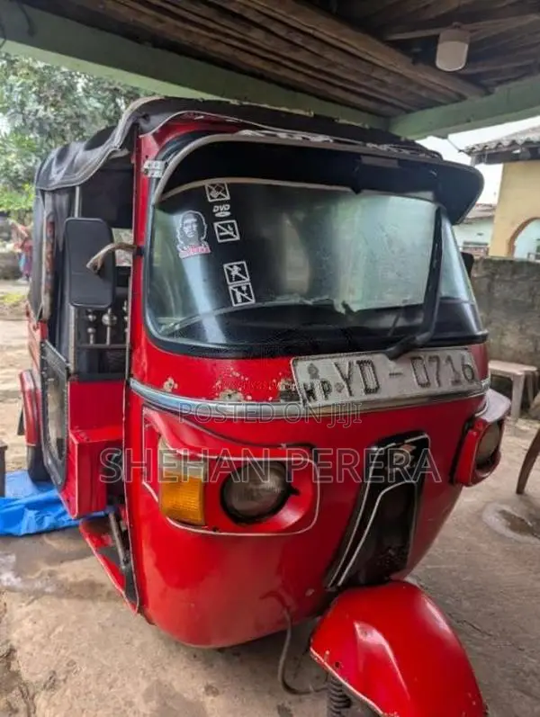 Bajaj 4 Stroke 2011 Three Wheel (Used)