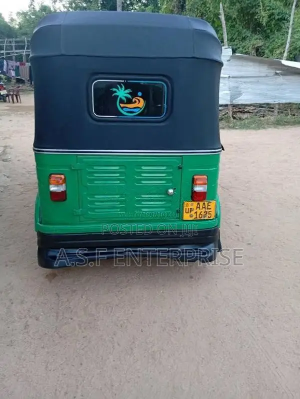 Bajaj RE 205 2013 Three Wheel (Used)