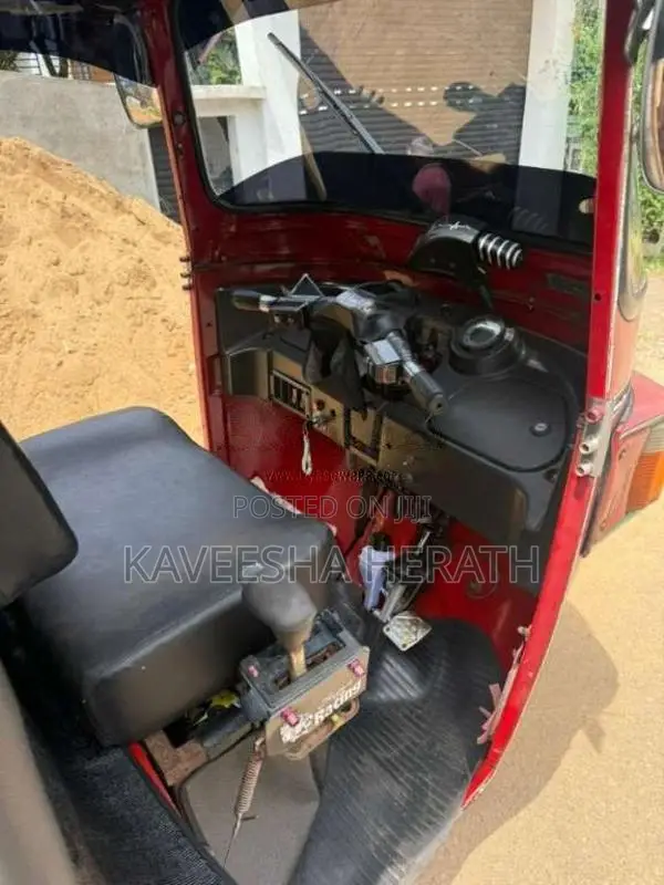 Bajaj 4 Stroke 2012 Three Wheel (Used)