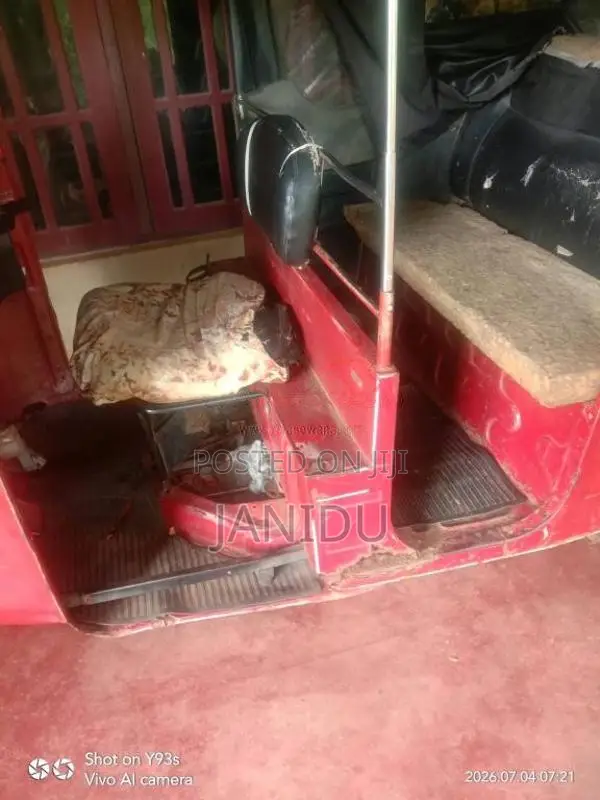 Bajaj RE 4 Stroke 2014 Three Wheel (Used)