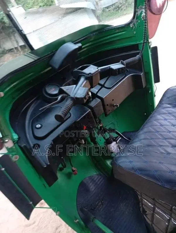 Bajaj RE 205 2013 Three Wheel (Used)