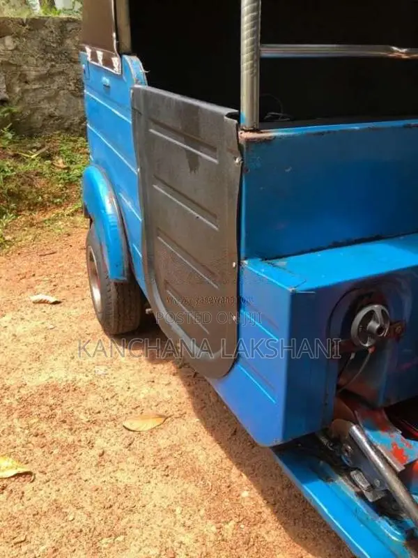 Bajaj 4 Stroke 2010 Three Wheel (Used)