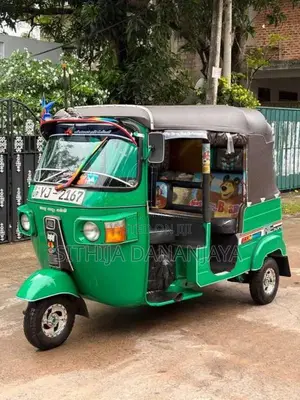 Bajaj RE 205 2011 Three Wheel (Used)