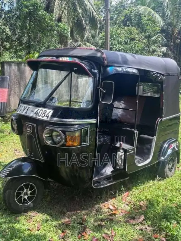 Bajaj RE 205 2011 Three Wheel (Used)
