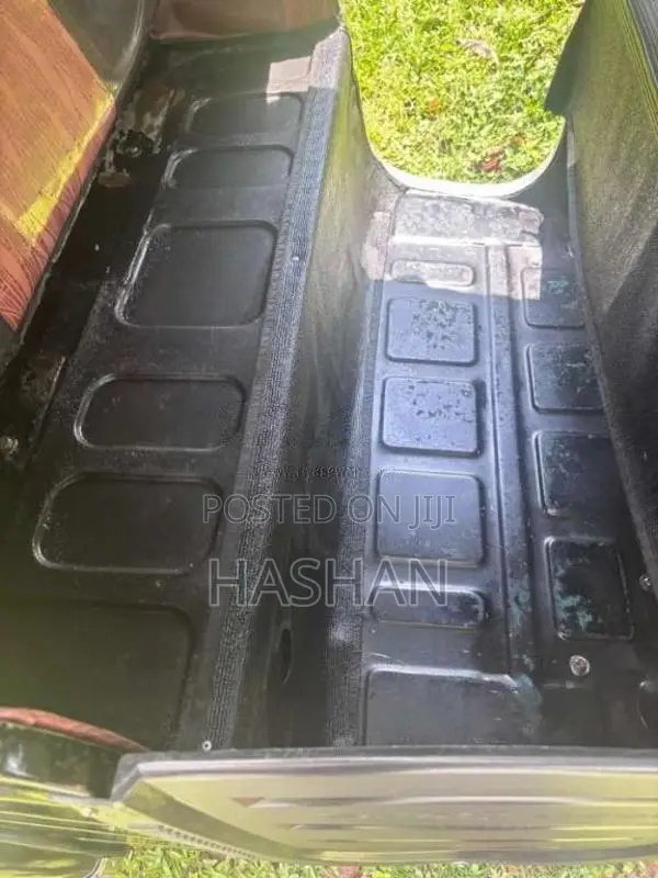 Bajaj RE 205 2011 Three Wheel (Used)