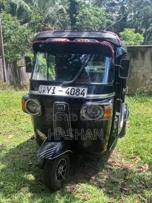 Bajaj RE 205 2011 Three Wheel (Used)