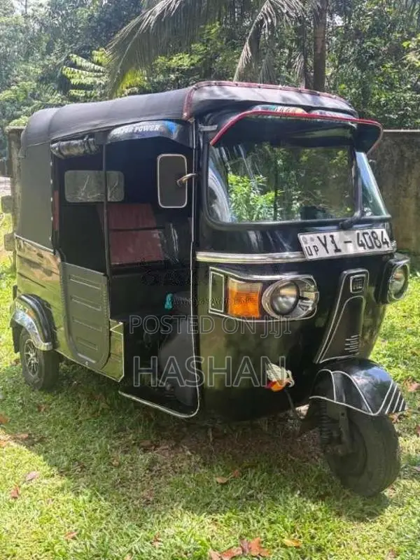 Bajaj RE 205 2011 Three Wheel (Used)