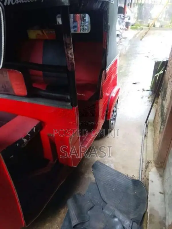 Bajaj 4 Stroke 2009 Three Wheel (Used)