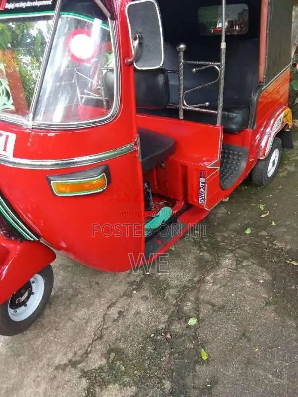 Bajaj 2 Stroke 2005 Three Wheel (Used)