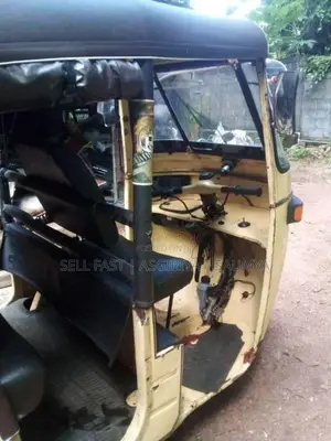 Bajaj 2 Stroke 2002 Three Wheel (Used)