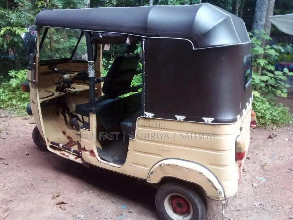 Bajaj 2 Stroke 2002 Three Wheel (Used)