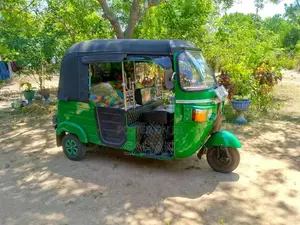 Bajaj RE 205 2013 Three Wheel (Used)