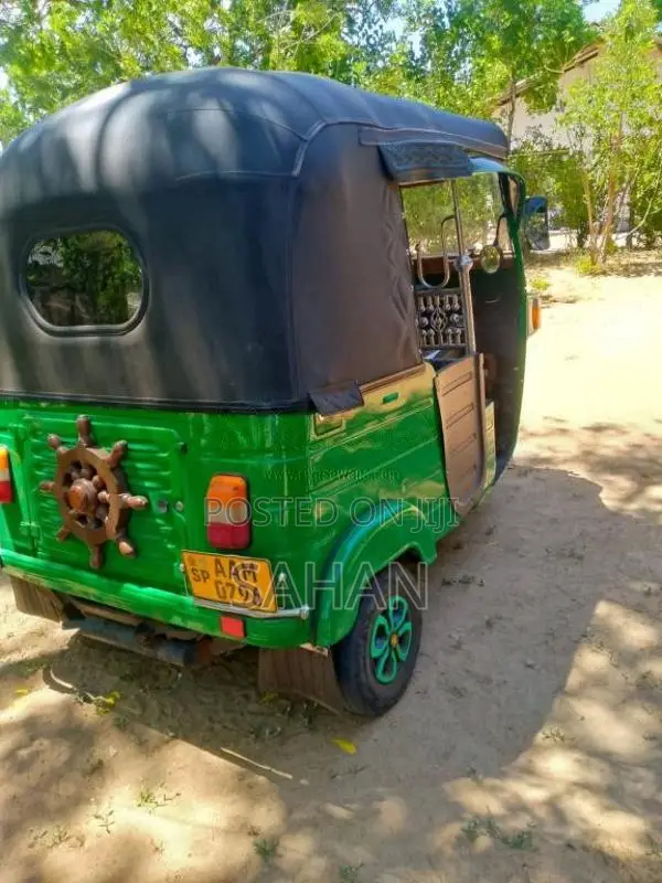 Bajaj RE 205 2013 Three Wheel (Used)